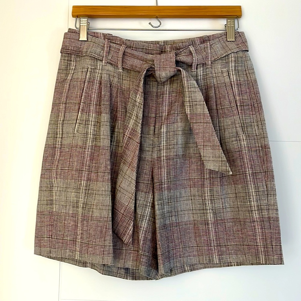 A beautiful woman short🐬